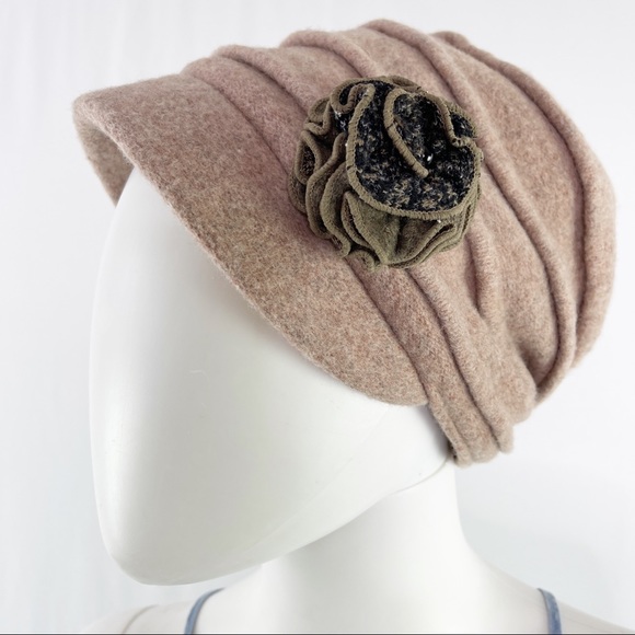 DEDO C&C Light Brown 100% Wool Bucket Hat with Flower Applique One Size - Picture 2 of 7